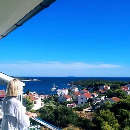 Ellavis Apartmán Vis