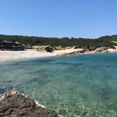 Apartmán Ellavis Vis