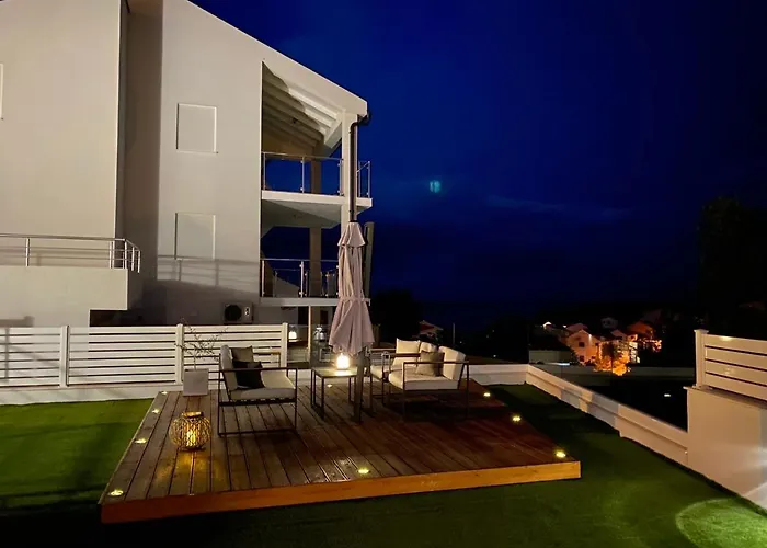 Διαμέρισμα Ellavis *