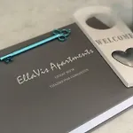Ellavis *
