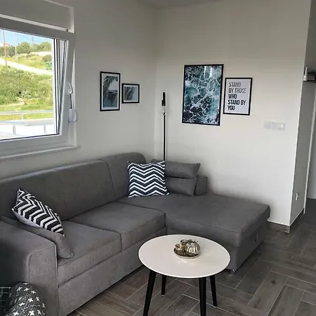 Ellavis Apartment