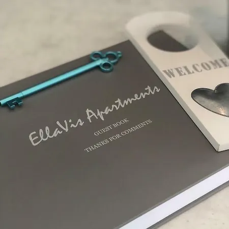 Ellavis *