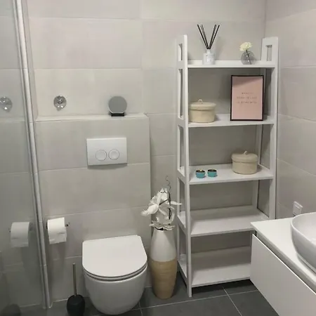 Ellavis Apartment