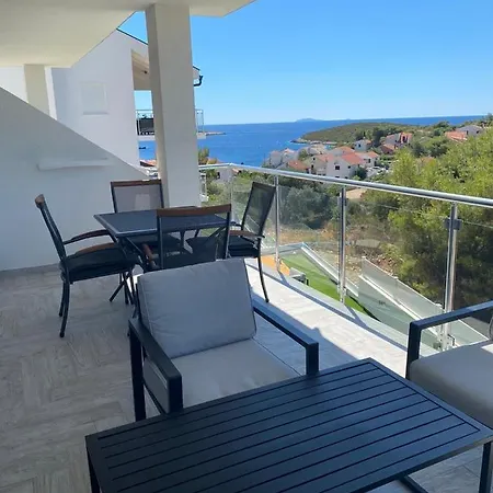 Ellavis Apartament