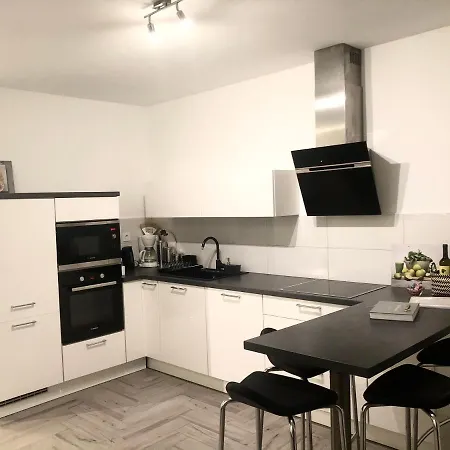 Apartament Ellavis Vis