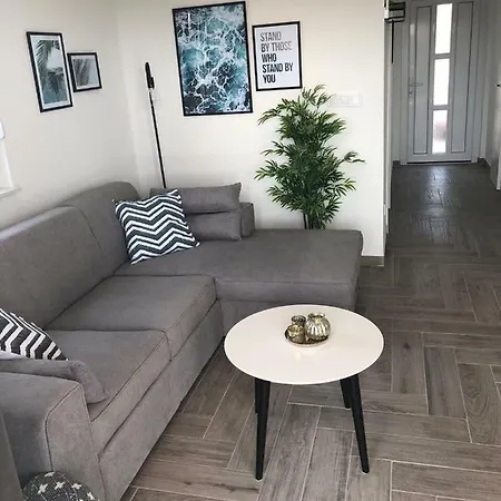 Apartamento Ellavis *