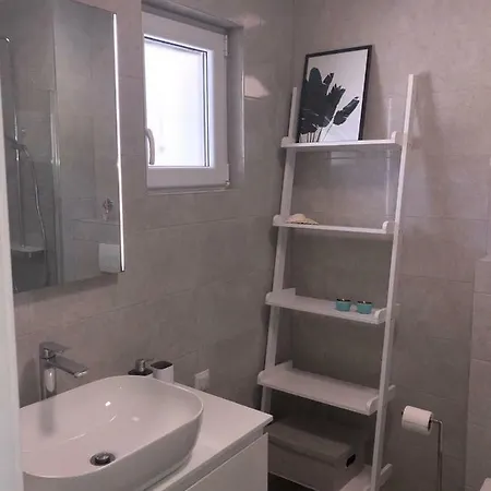 Ellavis Apartament