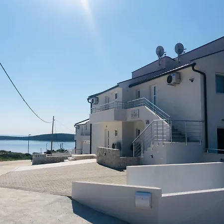 Ellavis Apartament *