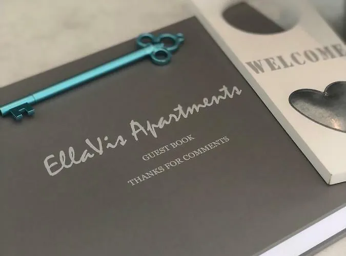 Ellavis *
